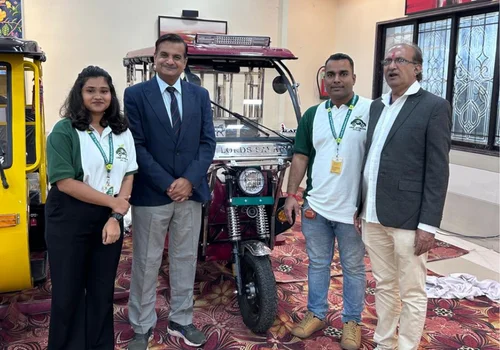 Exclusive Dealers Showroom (17)