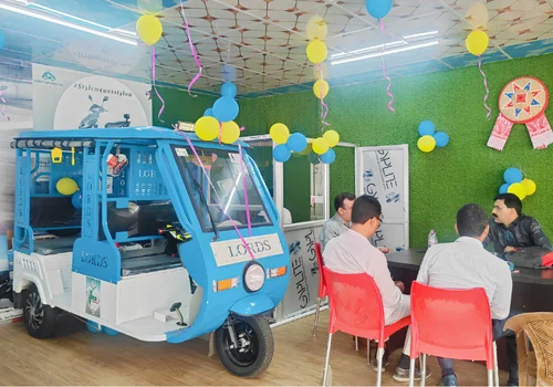 Exclusive Dealers Showroom (2)