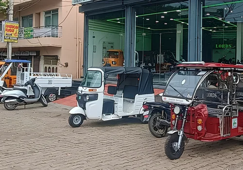 Exclusive Dealers Showroom (20)