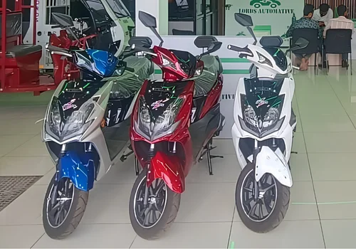 Exclusive Dealers Showroom (21)