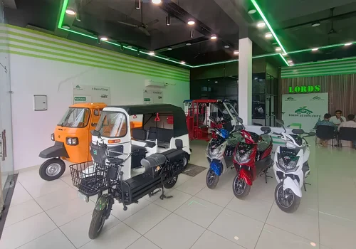Exclusive Dealers Showroom (22)