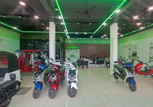 Exclusive Dealers Showroom (24)