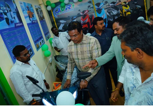 Exclusive Dealers Showroom (28)