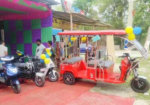 Exclusive Dealers Showroom (3)