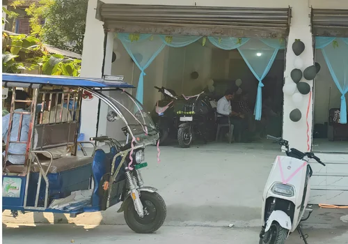Exclusive Dealers Showroom (5)