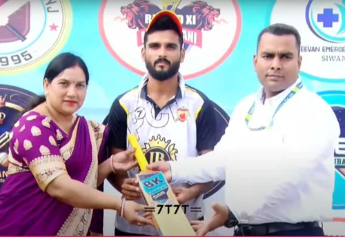 Lords Automative Honours Man of the Tournament with Eco-Friendly EV Bike (1)